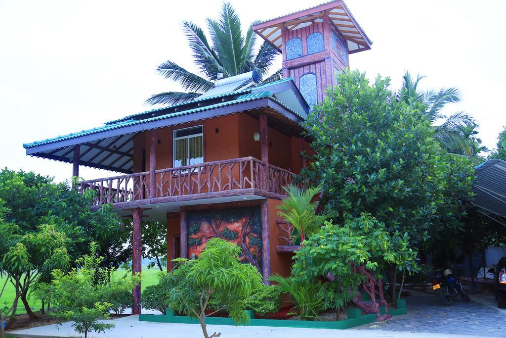 V Cabanas & Yala Safari Place Tissamaharama Exterior foto