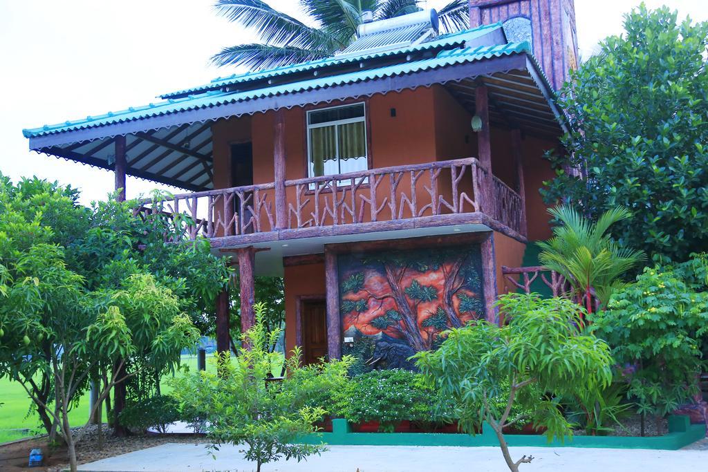 V Cabanas & Yala Safari Place Tissamaharama Exterior foto